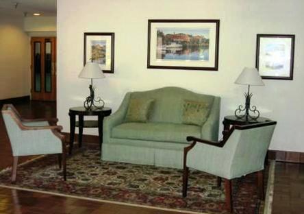 END UNIT, 2BR, 2BA, DEN